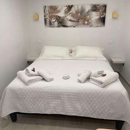 Grand Studio Neuf A 50 M Du Port サントロペ エクステリア 写真