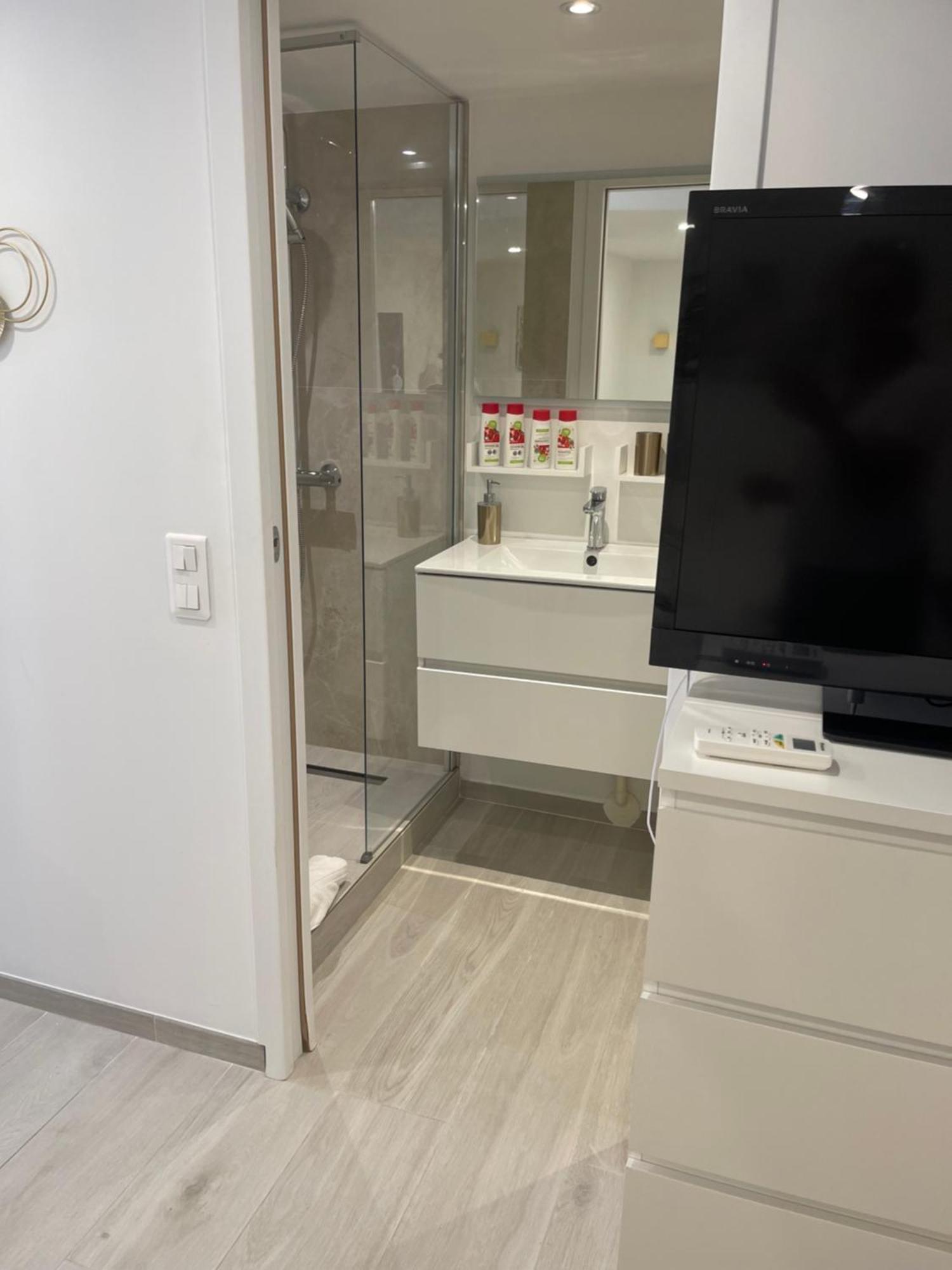 Grand Studio Neuf A 50 M Du Port サントロペ エクステリア 写真